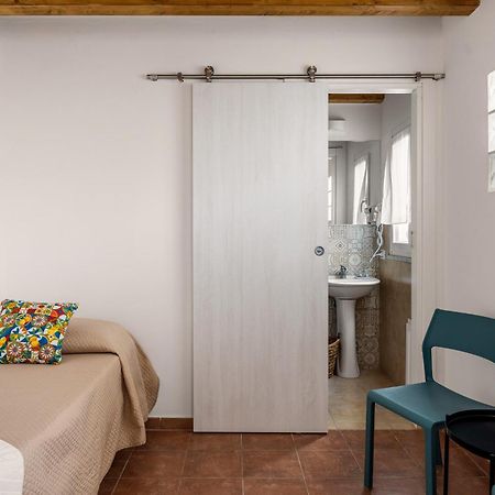 Madre Terra Airport Rooms And Suites Terrasini Ngoại thất bức ảnh