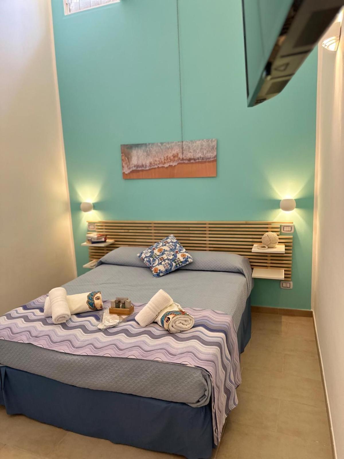 Madre Terra Airport Rooms And Suites Terrasini Ngoại thất bức ảnh