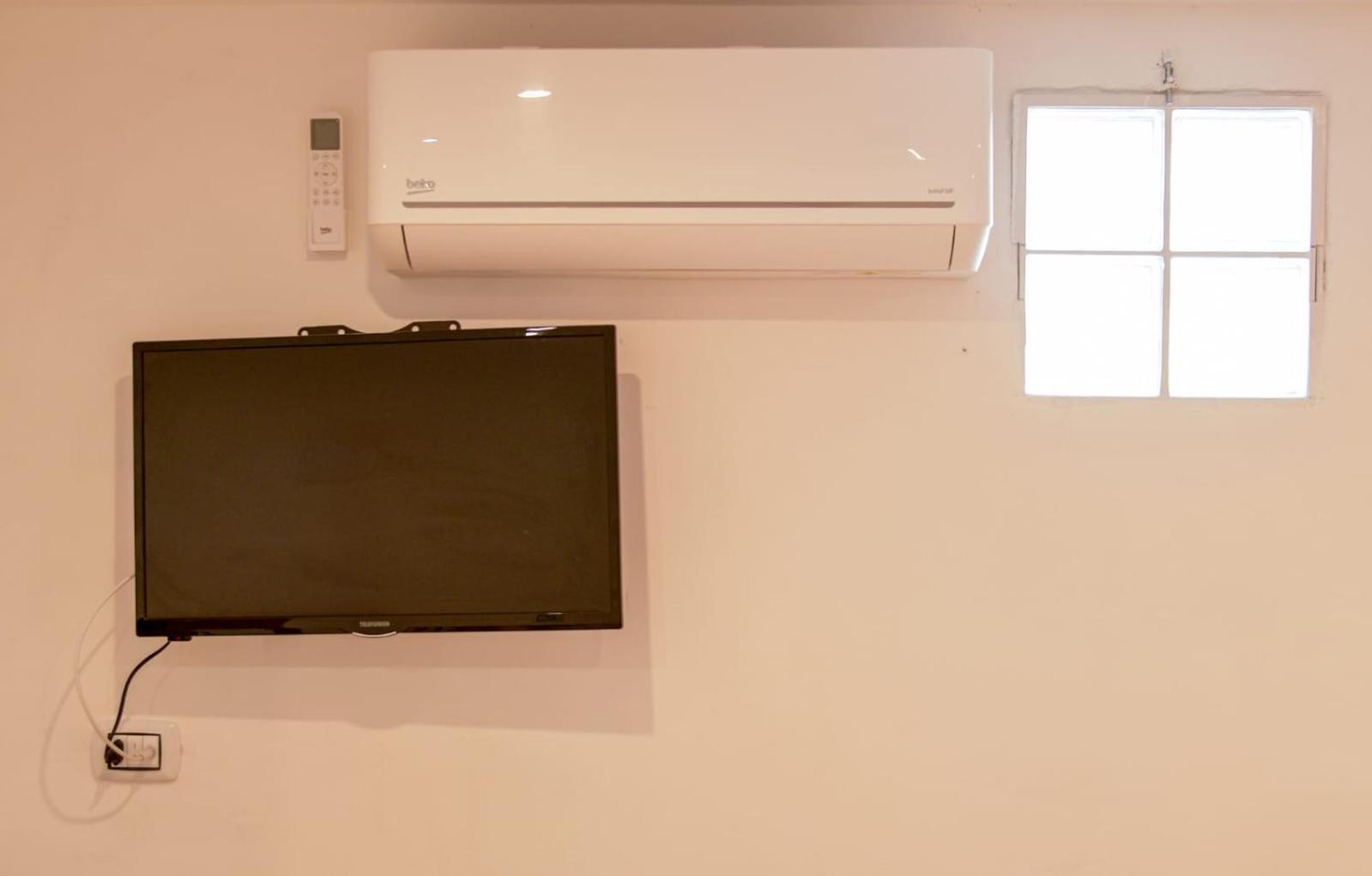 Madre Terra Airport Rooms And Suites Terrasini Ngoại thất bức ảnh