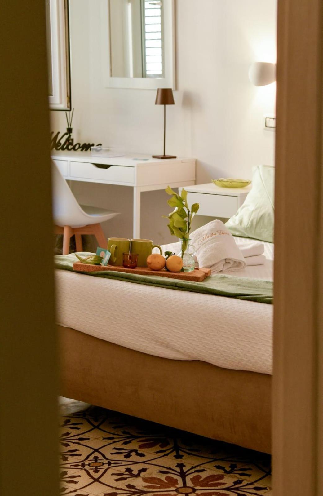 Madre Terra Airport Rooms And Suites Terrasini Ngoại thất bức ảnh