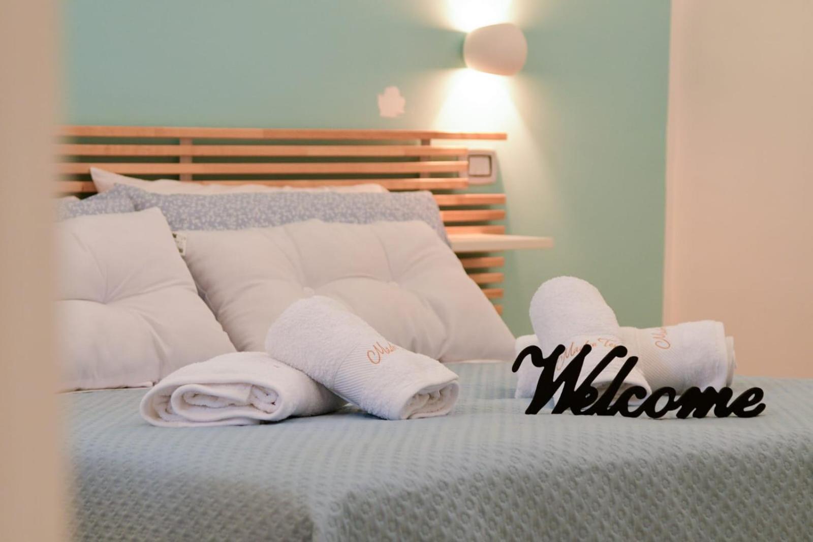 Madre Terra Airport Rooms And Suites Terrasini Ngoại thất bức ảnh
