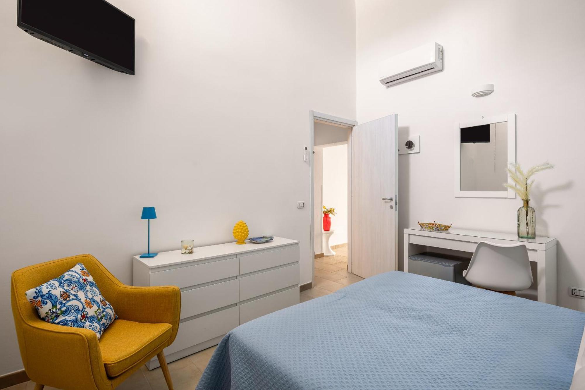 Madre Terra Airport Rooms And Suites Terrasini Ngoại thất bức ảnh