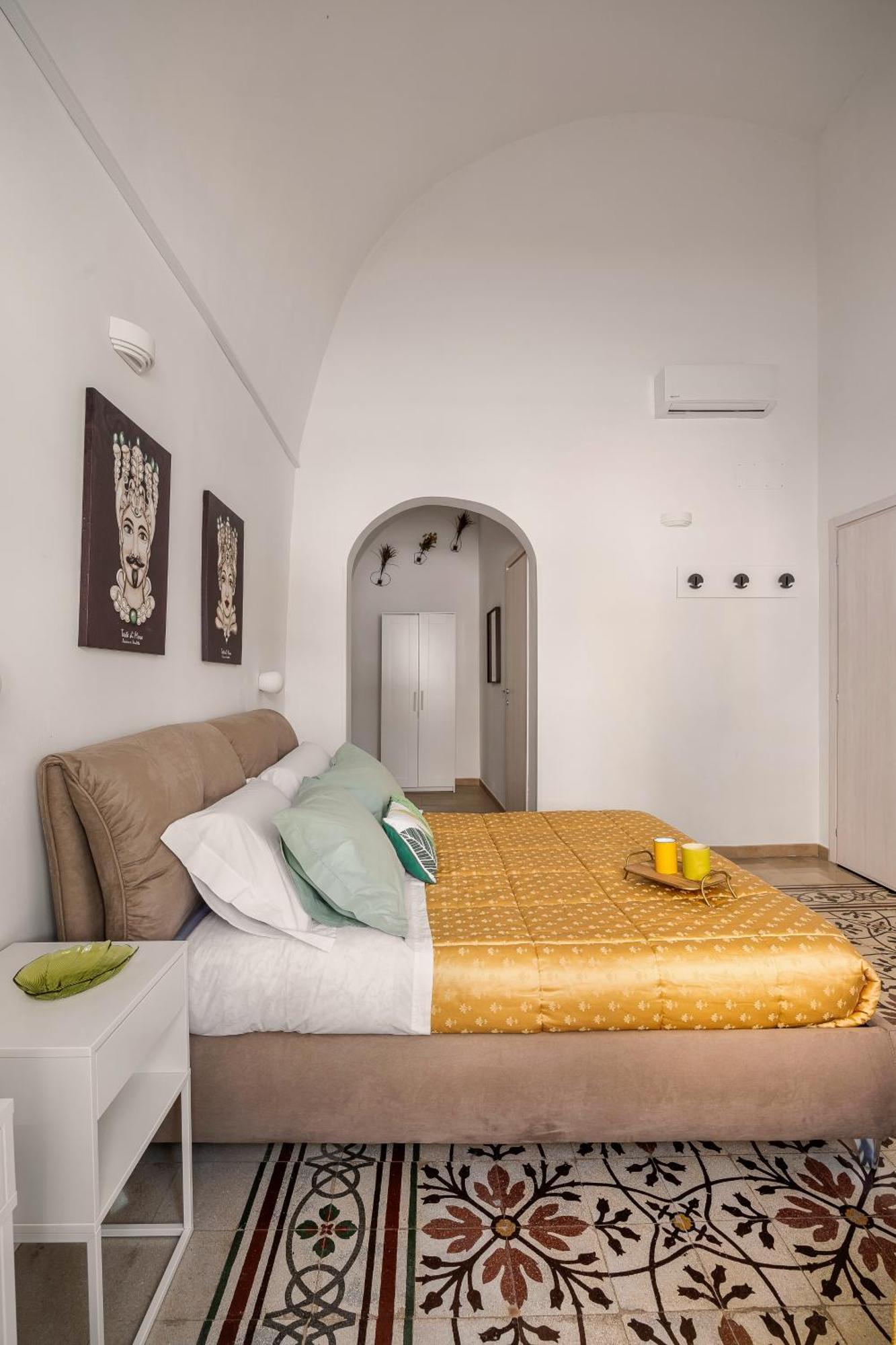 Madre Terra Airport Rooms And Suites Terrasini Ngoại thất bức ảnh
