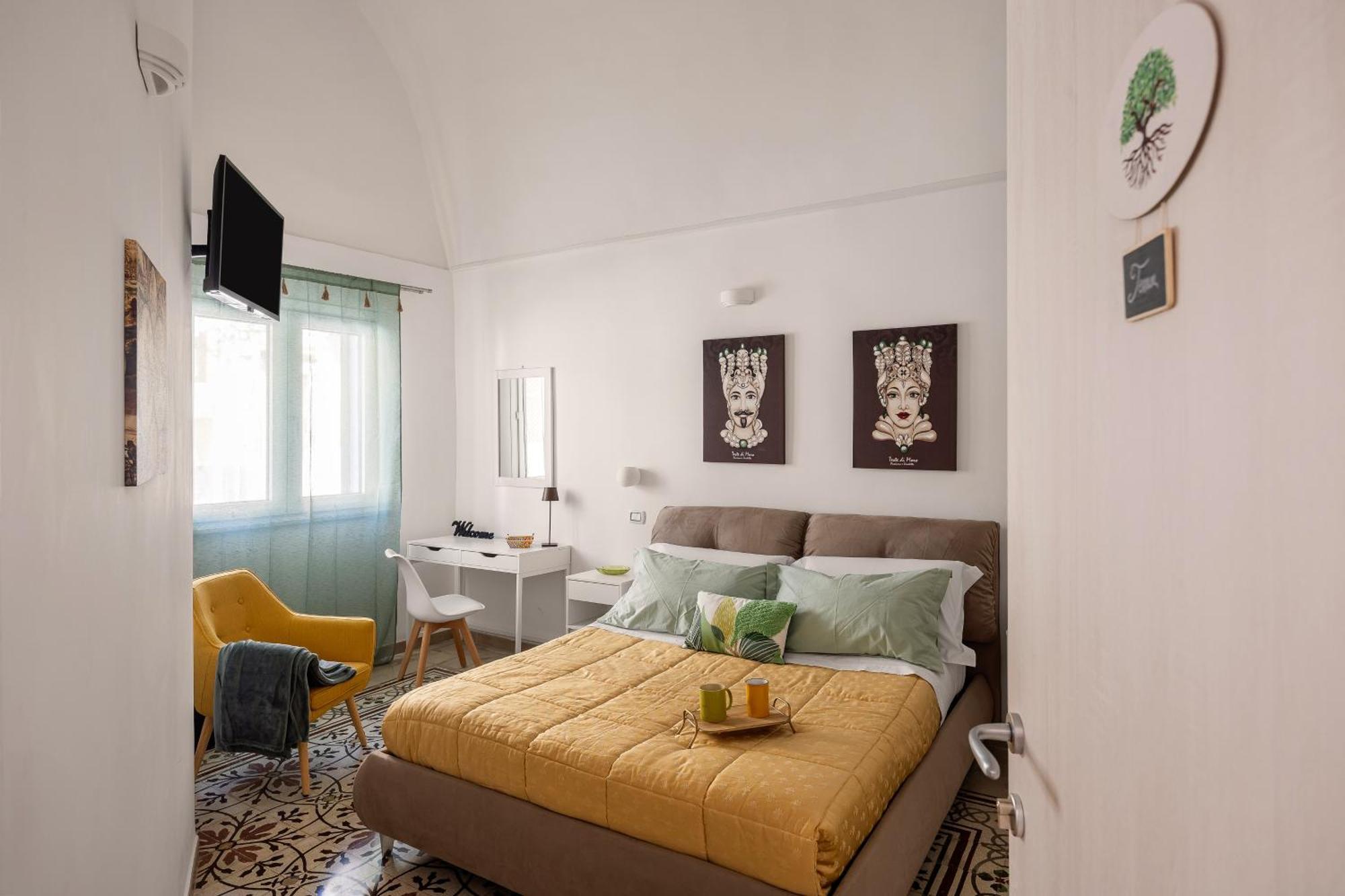 Madre Terra Airport Rooms And Suites Terrasini Ngoại thất bức ảnh