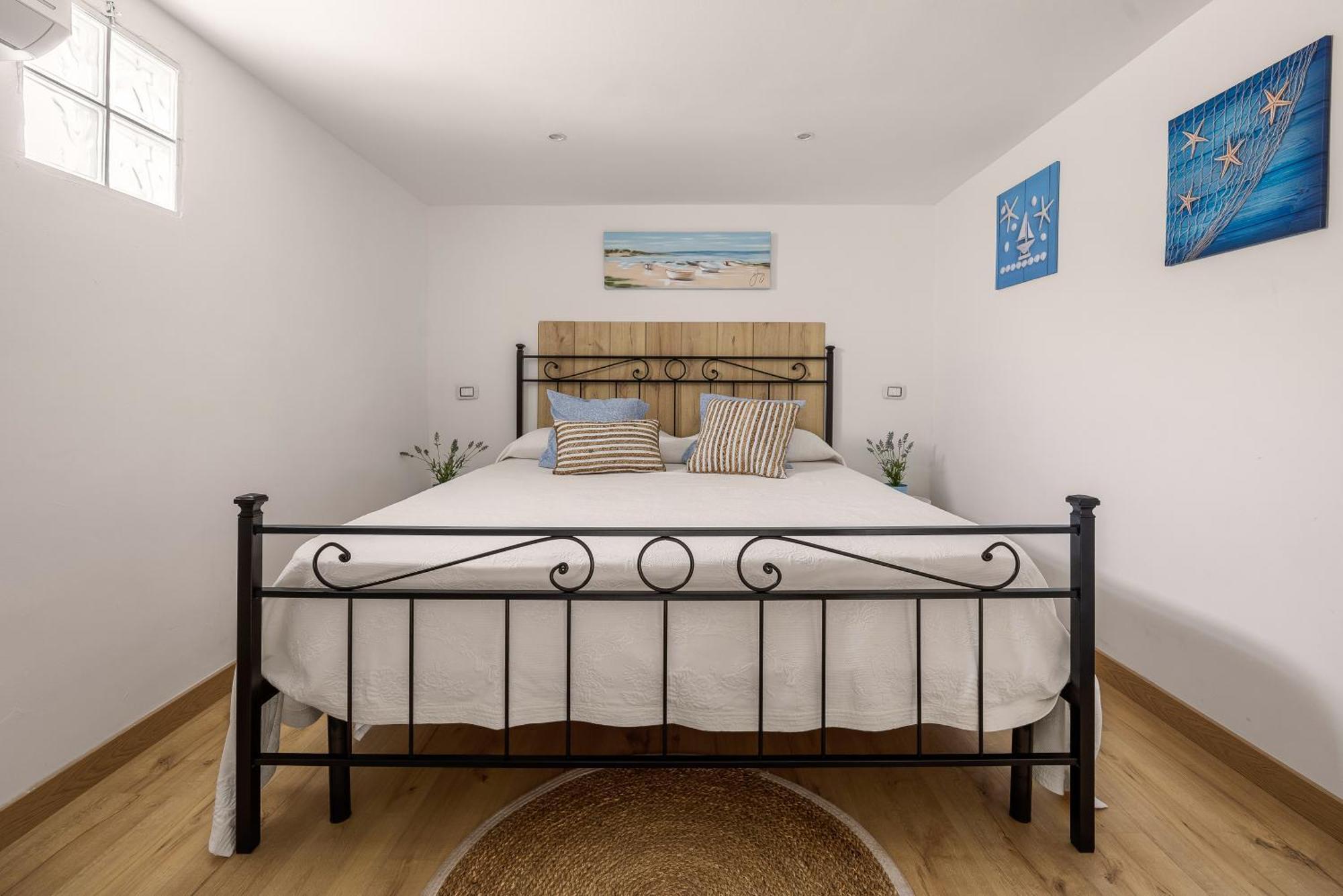 Madre Terra Airport Rooms And Suites Terrasini Ngoại thất bức ảnh