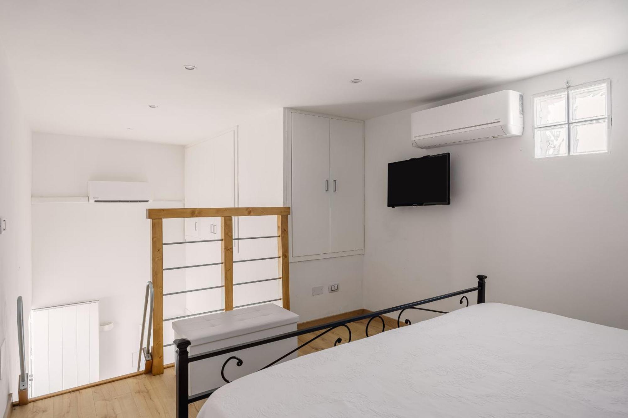 Madre Terra Airport Rooms And Suites Terrasini Ngoại thất bức ảnh