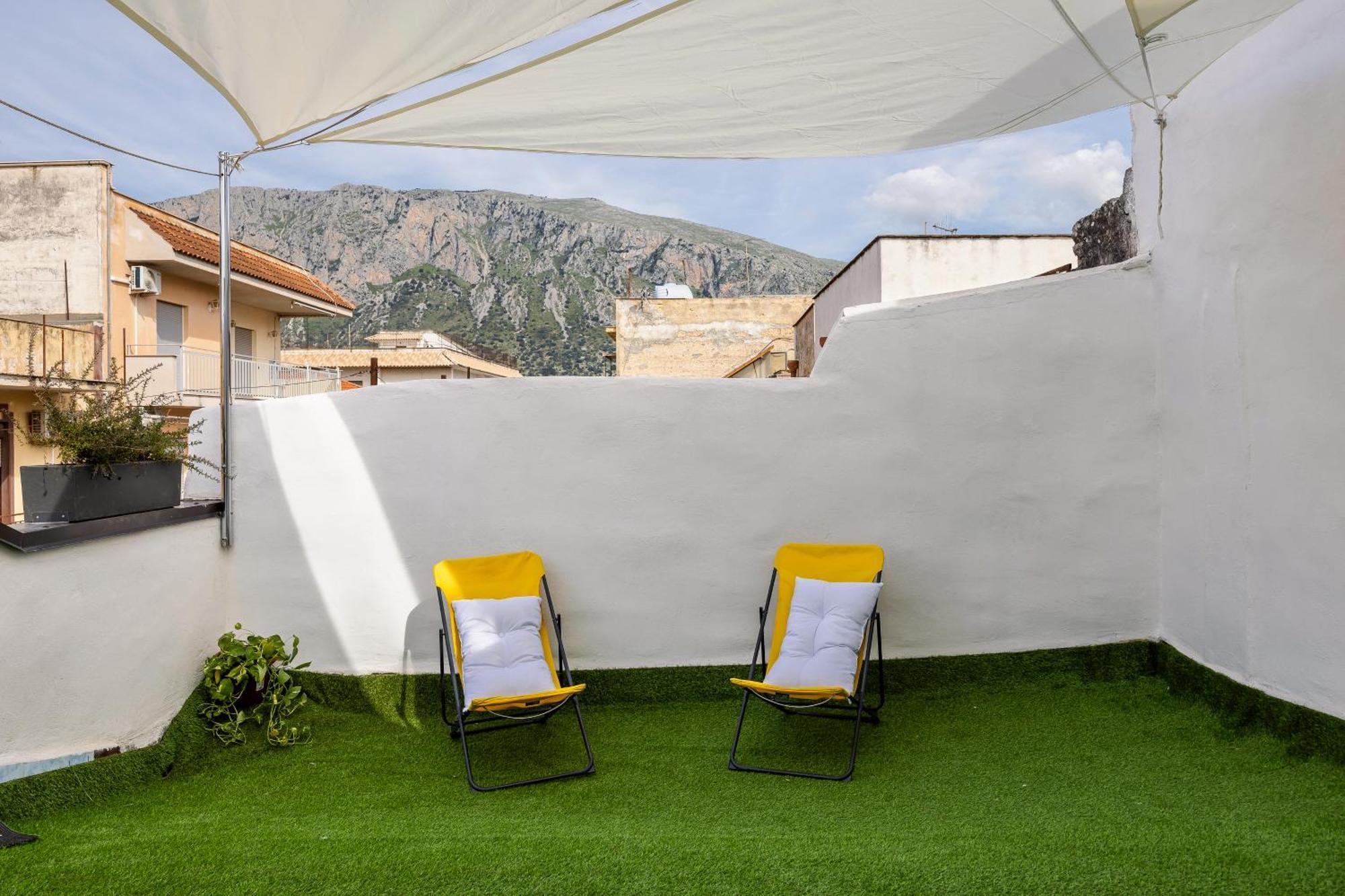 Madre Terra Airport Rooms And Suites Terrasini Ngoại thất bức ảnh