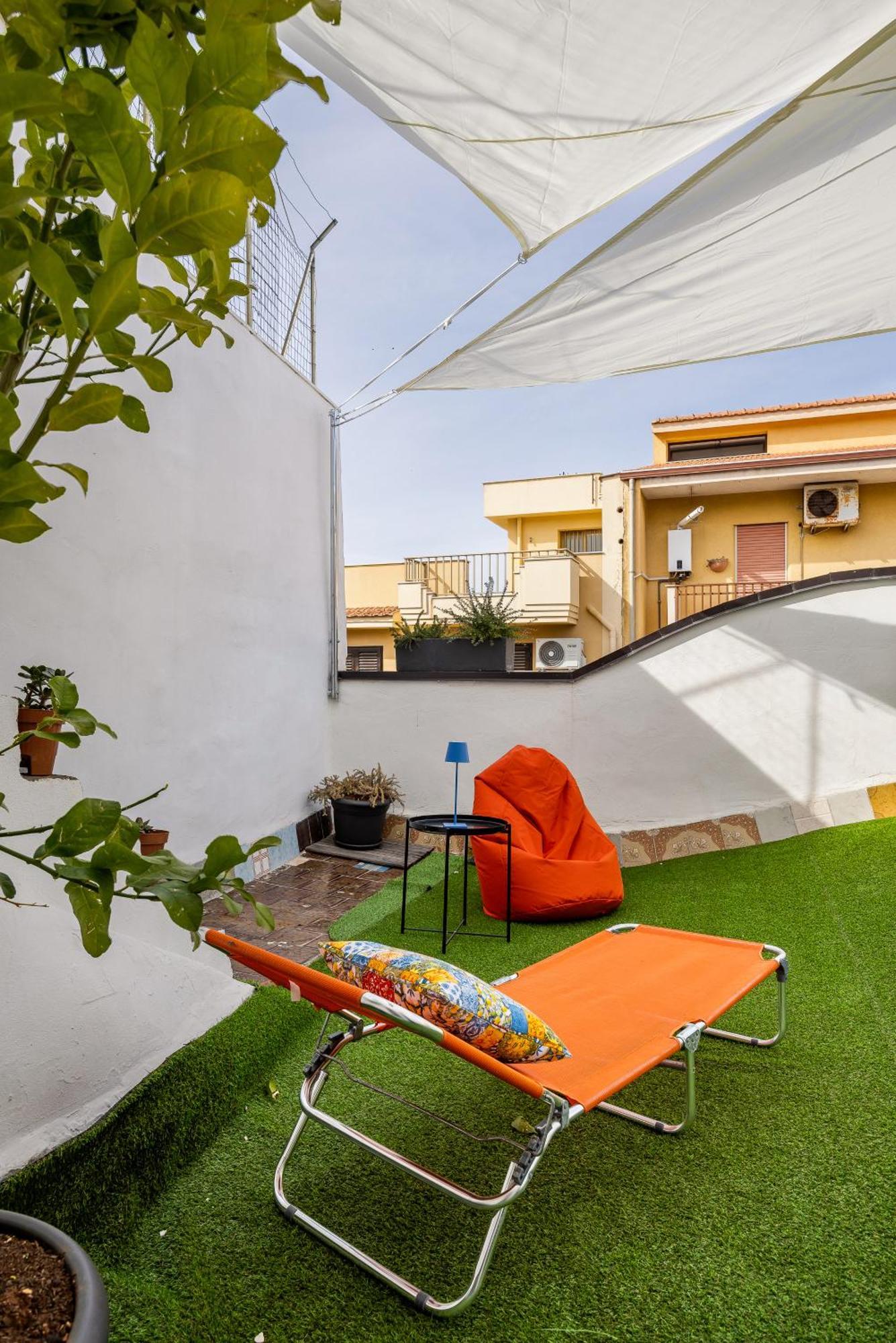 Madre Terra Airport Rooms And Suites Terrasini Ngoại thất bức ảnh