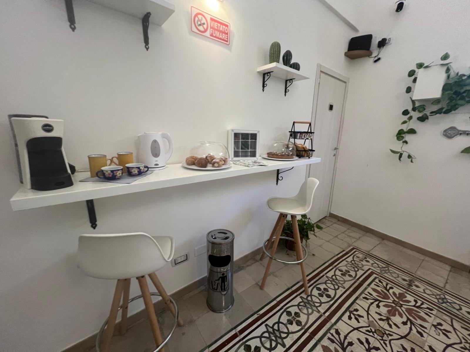Madre Terra Airport Rooms And Suites Terrasini Ngoại thất bức ảnh